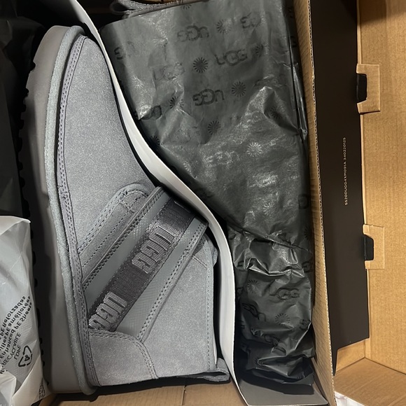 UGG Men’s Neumel Snapback Chukka - Picture 2 of 6